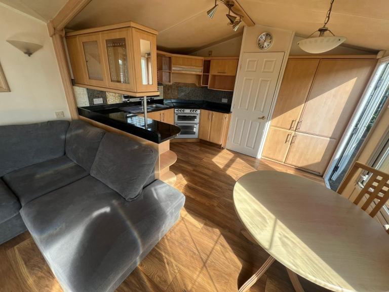 Static caravan Willerby Aspen t shape 37x12 2bed DG/CH - Free UK Delivery — photo 8
