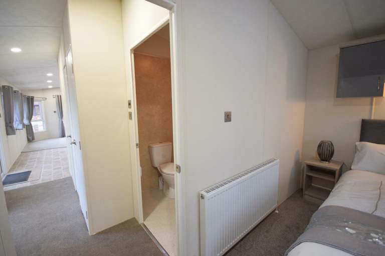 PRE-ORDER | Sunrise Lodge Oaktree 40x13 | 2DB | WETROOM | Mobile Home — photo 13
