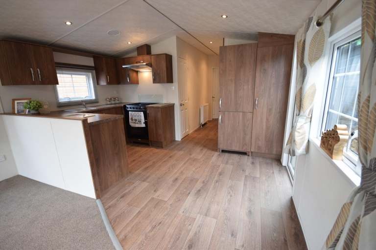 NEW Mobile Log Cabin | Sunrise Lodge DLX 3 bed Garden Home | No Planning — photo 7