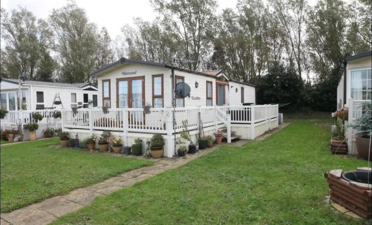 Static Caravan Abi Westwood lodge for sale at Manor House Holiday Park DN22 0NJ. — photo 1