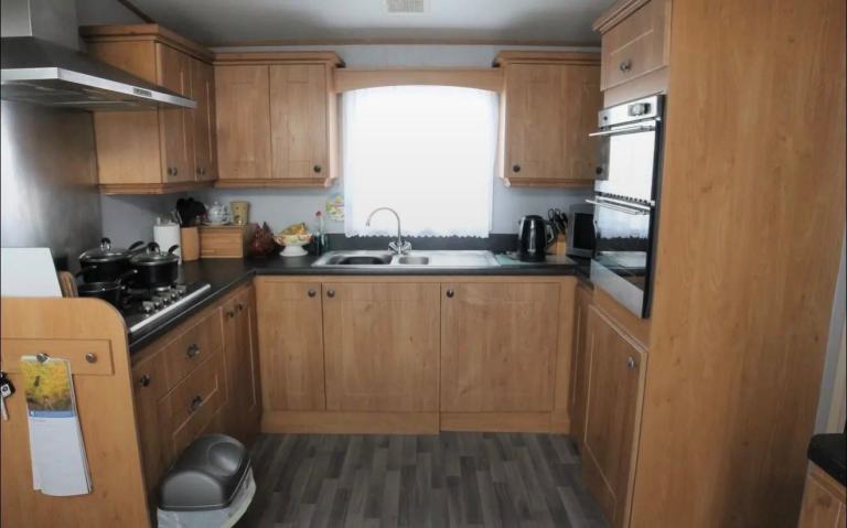 Static Caravan Abi Westwood lodge for sale at Manor House Holiday Park DN22 0NJ. — photo 6