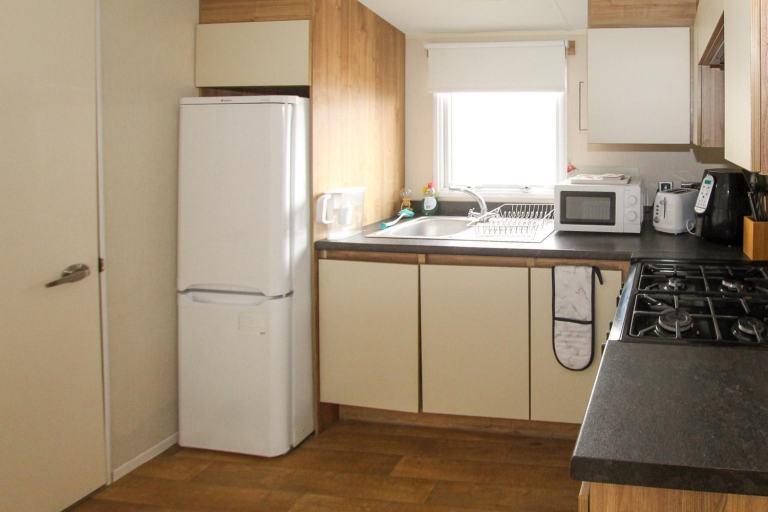 Willerby Lymington 2017 static caravan sited at New Beach, Dymchurch, Kent — photo 5