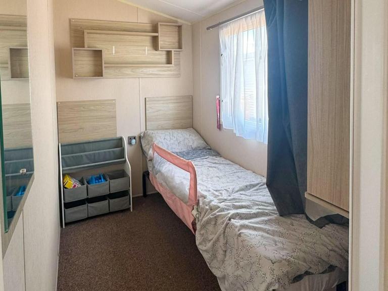 Willerby Lymington 2017 static caravan sited at New Beach, Dymchurch, Kent — photo 10