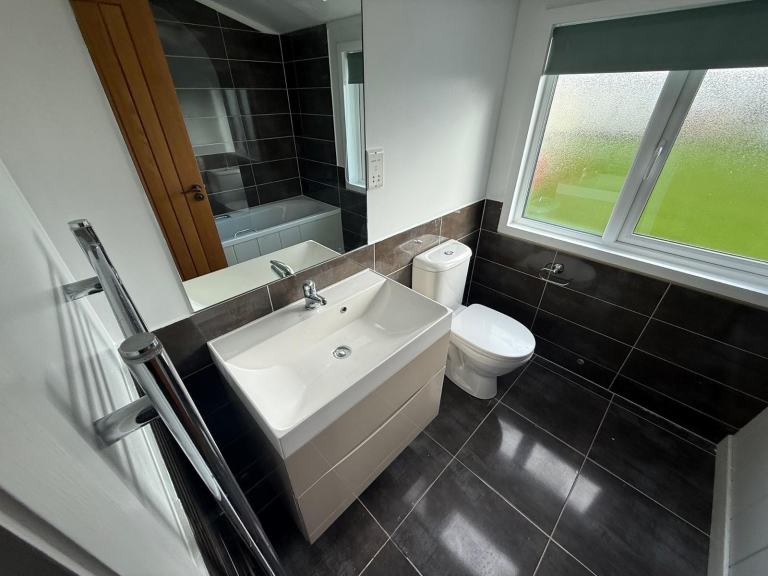 Static Caravan/ twin unit Pathfinder Resi lodge 45x20 for sale at Manor House. — photo 12