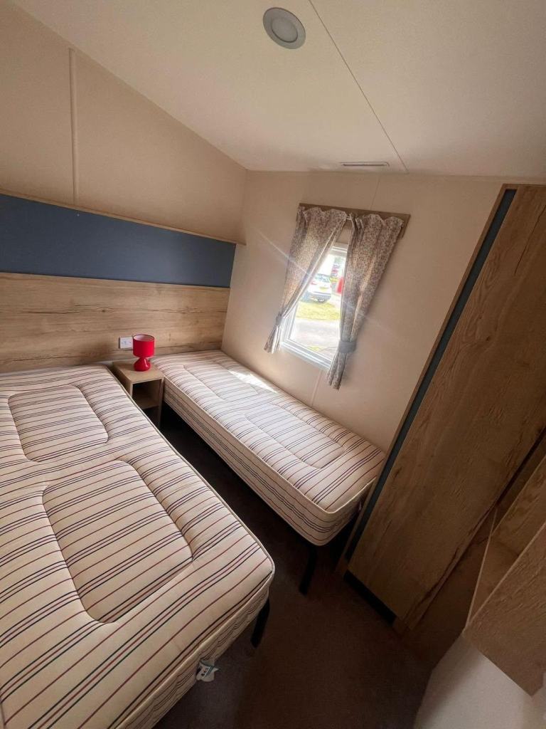 Sited static caravan for sale, owners only park in North Wales. Site fees £3,500 — photo 4