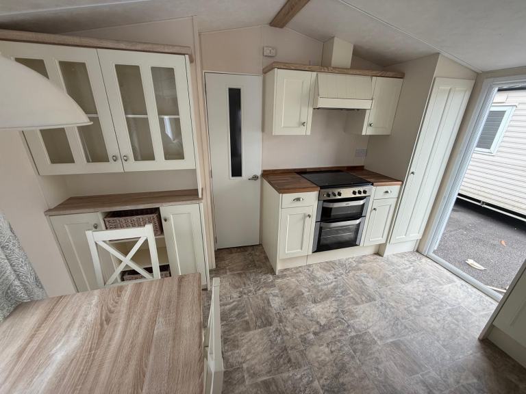 Static Caravan Europa Willow 38x12 2bed DG/CH - Free UK Delivery — photo 11