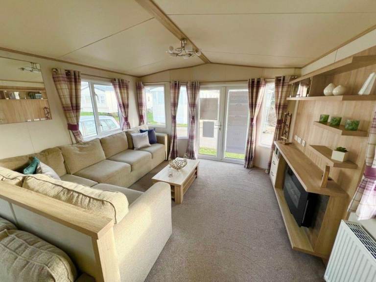 Sell or exchange beautiful static caravan in Chichester premium resort — photo 2