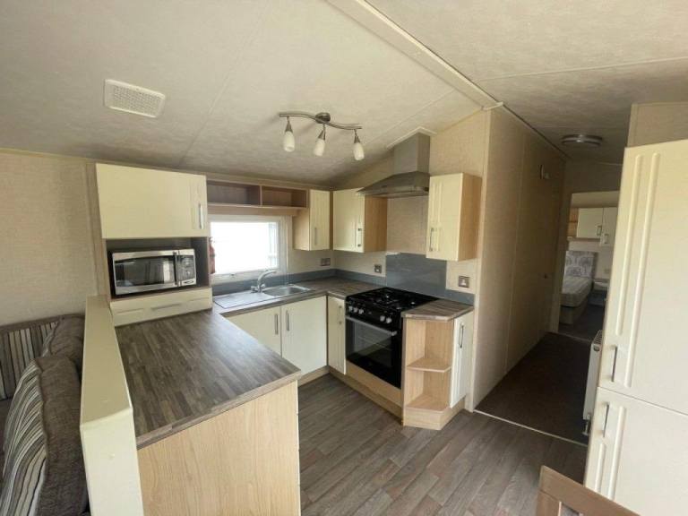 Sell or exchange beautiful static caravan in Chichester premium resort — photo 3