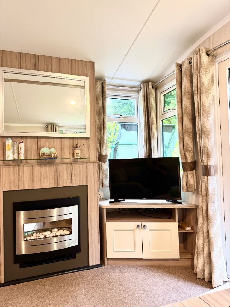 Swift Burgundy static caravan in mid Devon . VERY quiet location . — photo 13