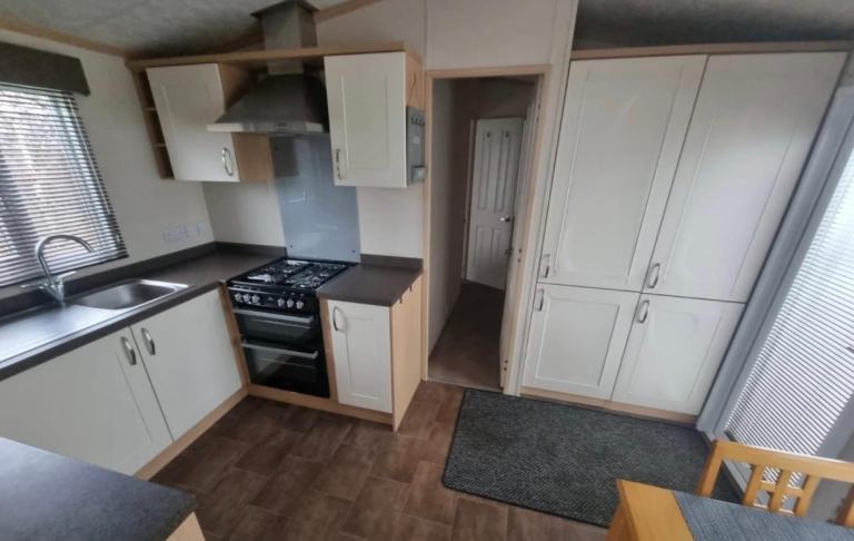 Static caravan Pemberton Abingdon for sale on Riverview Holiday Park LN4 4PZ. — photo 10
