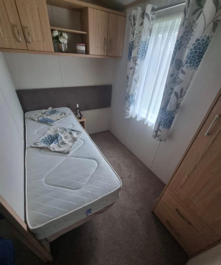Static caravan Pemberton Abingdon for sale on Riverview Holiday Park LN4 4PZ. — photo 12