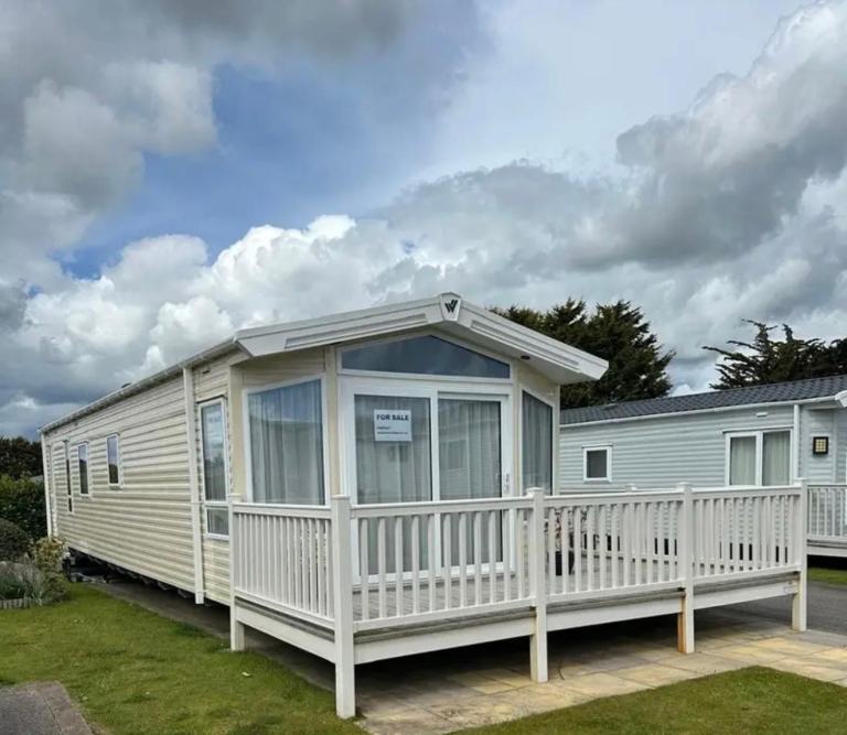 Static Caravan Willerby Aspen for sale at Manor House Park DN22 0NJ.