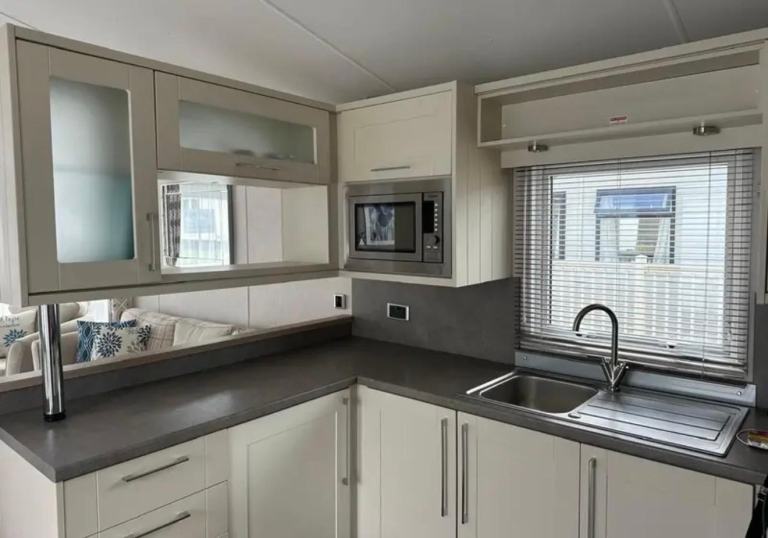 Static Caravan Willerby Aspen for sale at Manor House Park DN22 0NJ. — photo 8