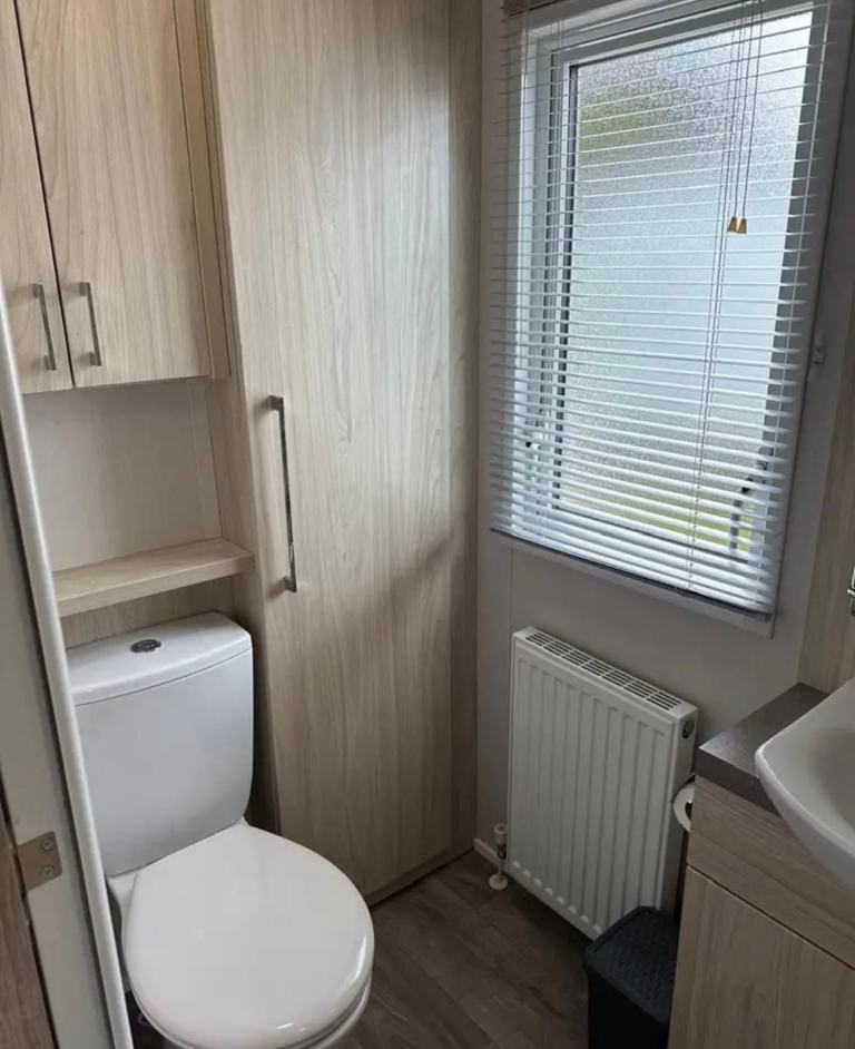 Static Caravan Willerby Aspen for sale at Manor House Park DN22 0NJ. — photo 11