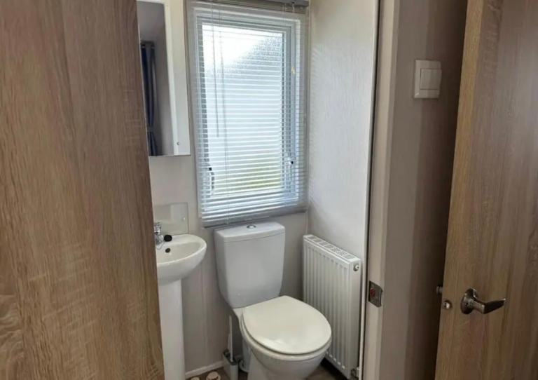 Static Caravan Willerby Aspen for sale at Manor House Park DN22 0NJ. — photo 14