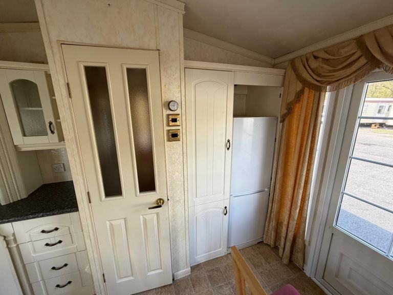 Static Caravan Willerby Vogue 38x12 2bed DG/CH - Free UK Delivery — photo 11