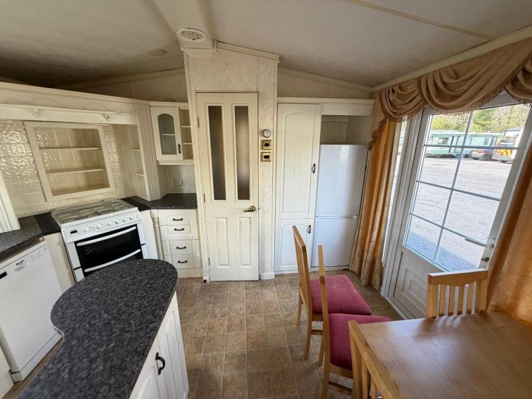 Static Caravan Willerby Vogue 38x12 2bed DG/CH - Free UK Delivery — photo 12