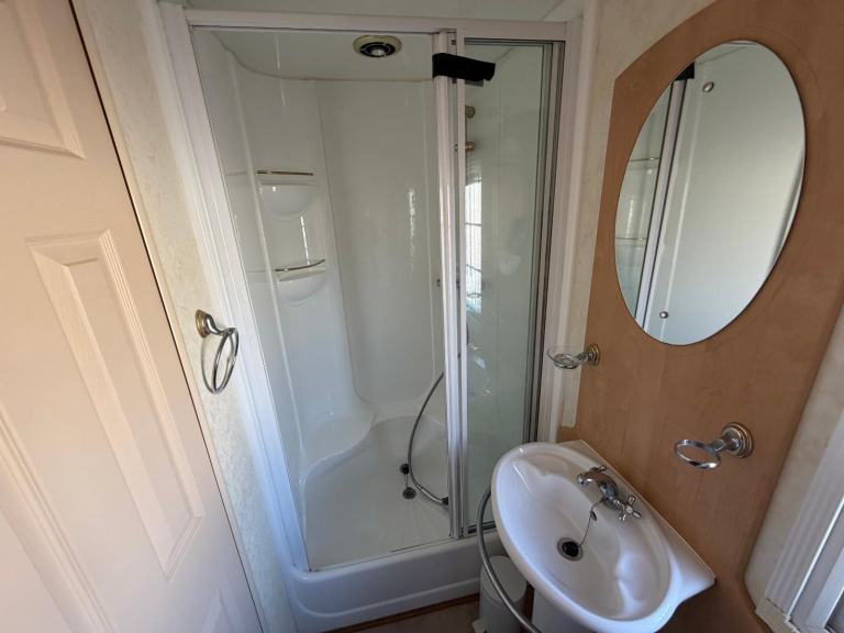Static Caravan Willerby Vogue 38x12 2bed DG/CH - Free UK Delivery — photo 16