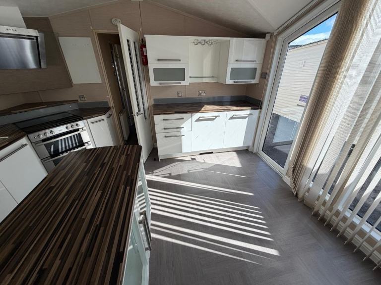 Static caravan Willerby Vision 42x13 2bed DG/CH - Free UK Delivery — photo 11