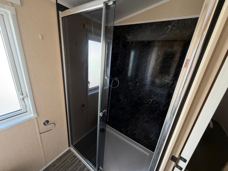 Static caravan Willerby Vision 42x13 2bed DG/CH - Free UK Delivery — photo 13