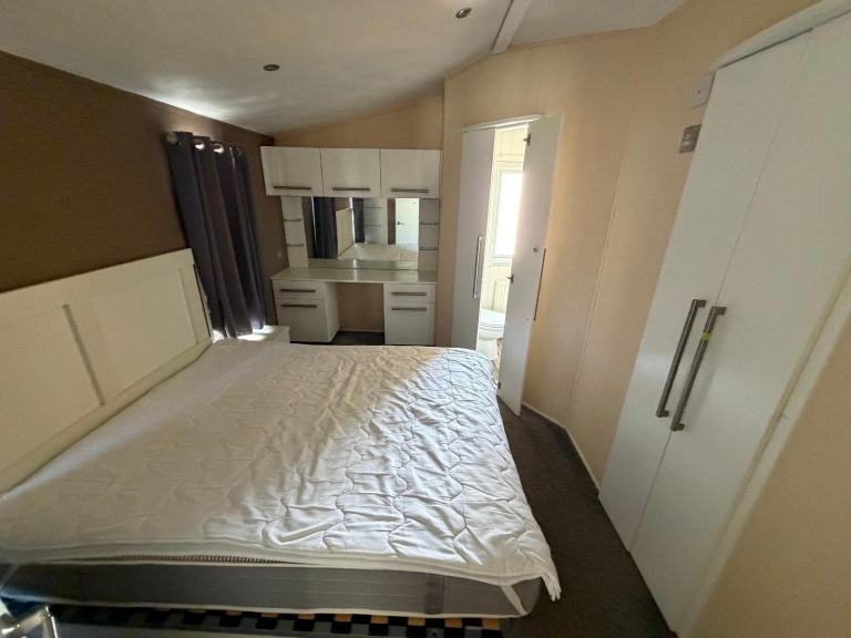 Static caravan Willerby Vision 42x13 2bed DG/CH - Free UK Delivery — photo 15