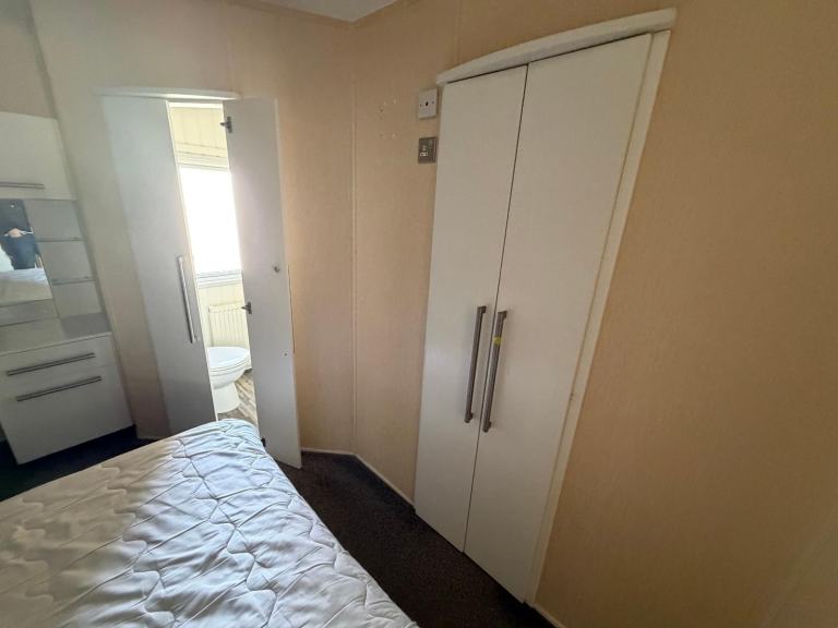 Static caravan Willerby Vision 42x13 2bed DG/CH - Free UK Delivery — photo 16