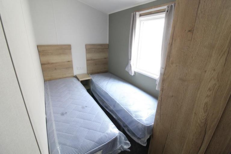 Static Caravan Mobile Home Willerby Midhurst 35x12ft 3 Beds SC9386 — photo 10