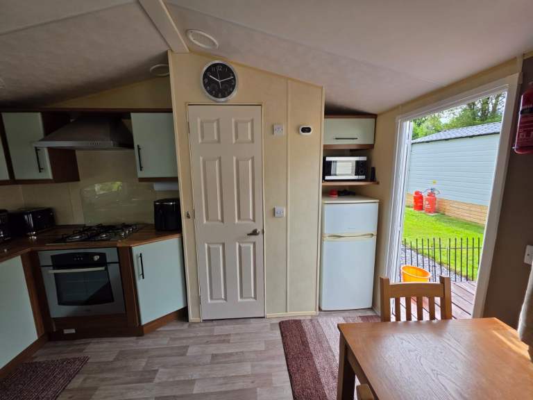 Static 6 berth Caravan 2014 BK Bluebird Seville 35ft x 12ft located in Mid Wales — photo 16