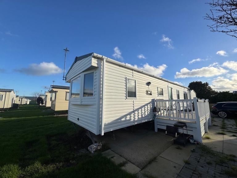 SOLD Sited Static Caravan for Sale | Lyons Robin Hood | £25,000 — photo 2