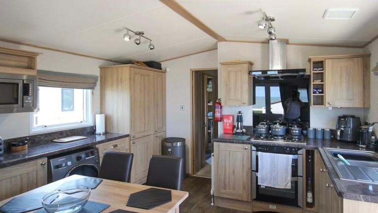 Static caravan Abi Ambelside for sale at Manor House holiday park DN22 0NJ. — photo 4