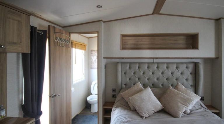 Static caravan Abi Ambelside for sale at Manor House holiday park DN22 0NJ. — photo 6