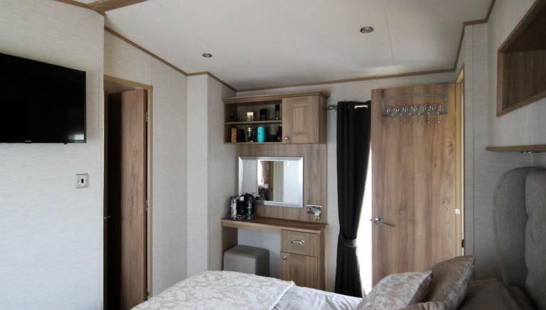 Static caravan Abi Ambelside for sale at Manor House holiday park DN22 0NJ. — photo 7
