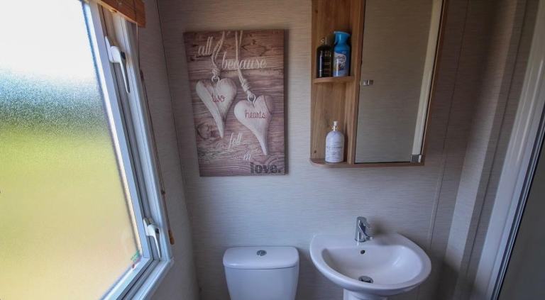 Static caravan Abi Ambelside for sale at Manor House holiday park DN22 0NJ. — photo 9