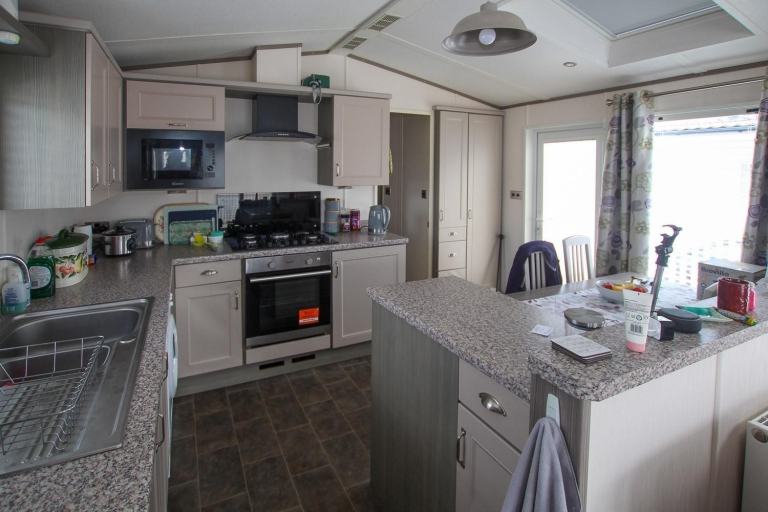 Victory Monaco 2016 static caravan & decking sited at New Beach, Dymchurch, Kent — photo 5