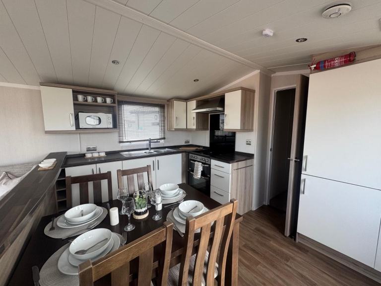 SOLD! JUST IN SITED STATIC CARAVAN FOR SALE | LYONS HOLIDAY PARKS | £5K DEPOSIT — photo 2