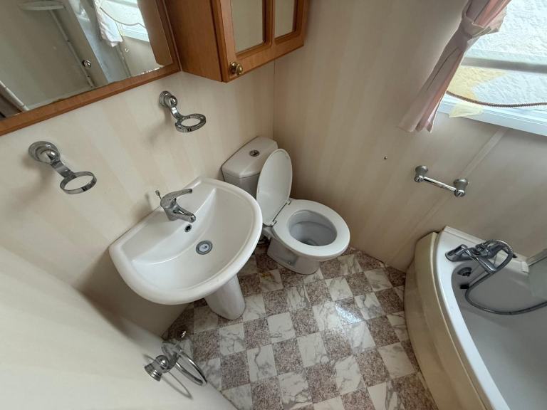 Static Caravan Pemberton Mystique for sale at Manor House holiday park DN22 0NJ. — photo 9