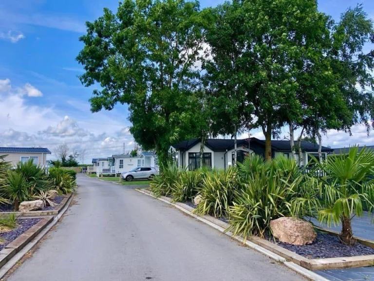 Static Caravan Pemberton Mystique for sale at Manor House holiday park DN22 0NJ. — photo 18