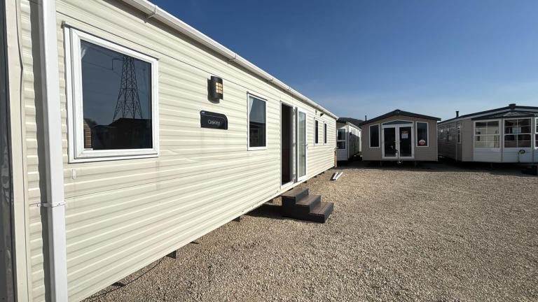 ABI OAKLEY 38X12 STATIC CARAVAN • 2 BED • OFF SITE SALE • 2 TOILETS • £20,000 — photo 2