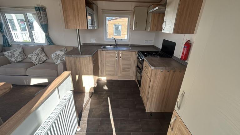 ABI OAKLEY 38X12 STATIC CARAVAN • 2 BED • OFF SITE SALE • 2 TOILETS • £20,000 — photo 5