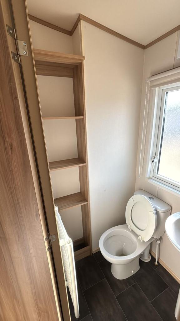 ABI OAKLEY 38X12 STATIC CARAVAN • 2 BED • OFF SITE SALE • 2 TOILETS • £20,000 — photo 12