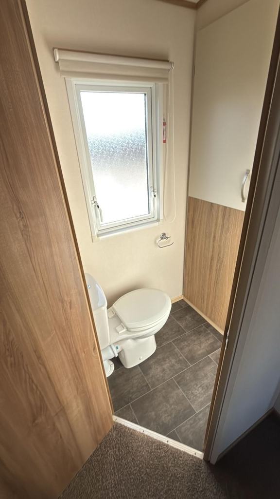 ABI OAKLEY 38X12 STATIC CARAVAN • 2 BED • OFF SITE SALE • 2 TOILETS • £20,000 — photo 18