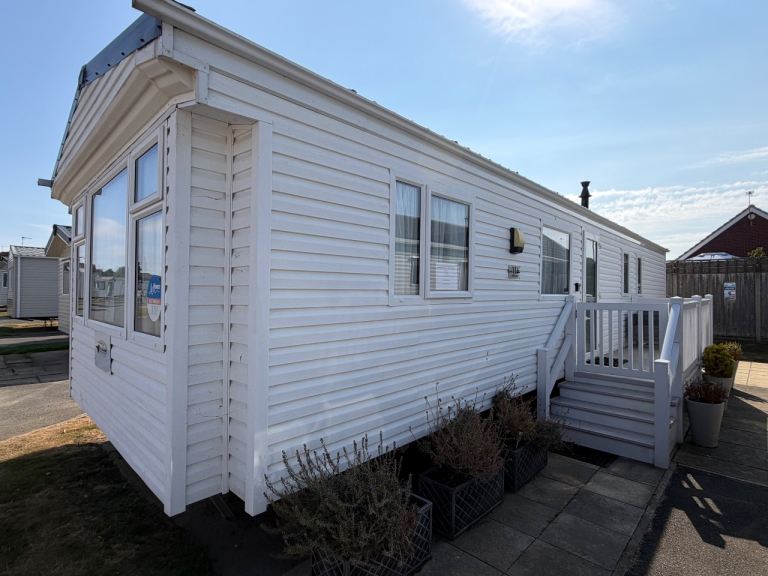 Beautiful 3 bedroom Static Caravan for Sale on Haven Hopton Site — photo 3