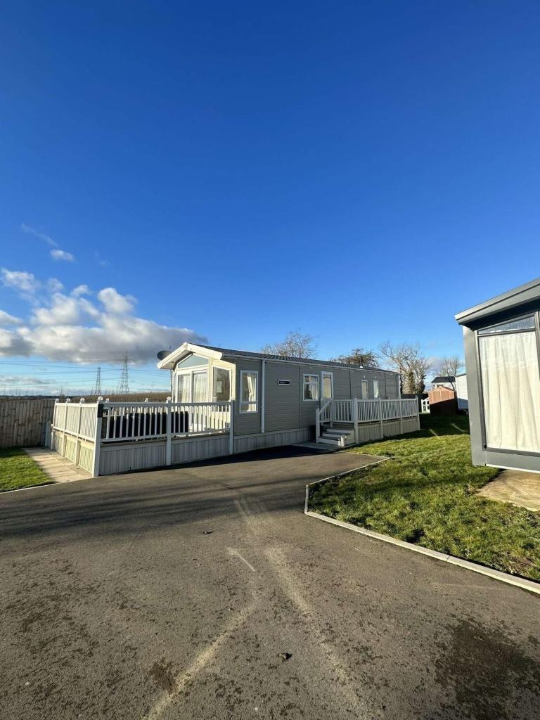 Luxury Lodges and static caravans for sale at Manor House Holiday park DN22 0NJ. — photo 9