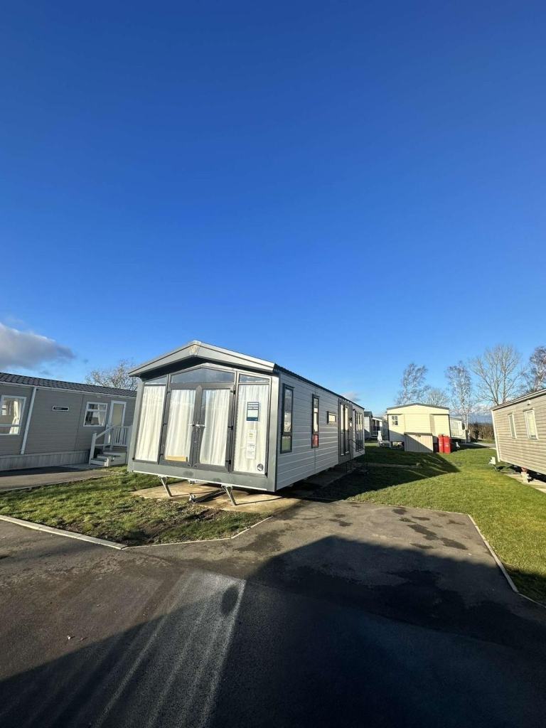 Luxury Lodges and static caravans for sale at Manor House Holiday park DN22 0NJ. — photo 15