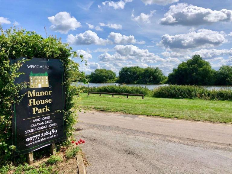 Luxury Lodges and static caravans for sale at Manor House Holiday park DN22 0NJ. — photo 19