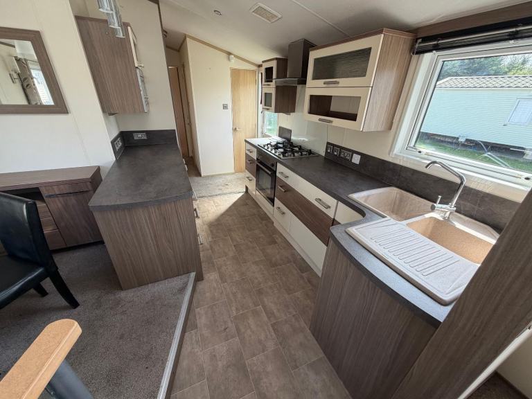 Static caravan Atlas Concept lodge for sale at Riverview Holiday Park LN4 4PZ. — photo 10