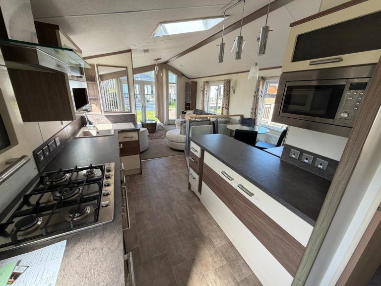 Static caravan Atlas Concept lodge for sale at Riverview Holiday Park LN4 4PZ. — photo 12
