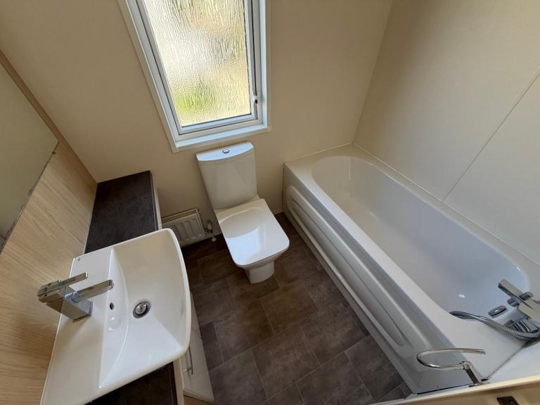 Static caravan Atlas Concept lodge for sale at Riverview Holiday Park LN4 4PZ. — photo 19