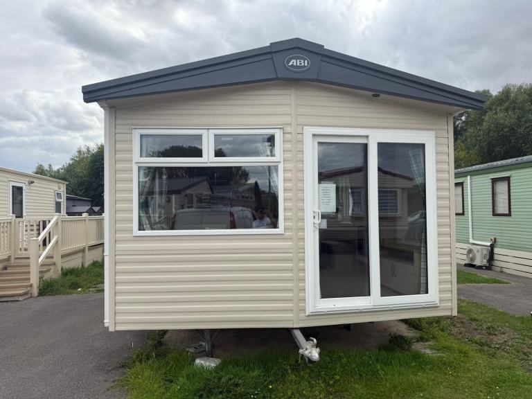 Static caravan Abi Keswick for sale at Riverview holiday park LN4 4PZ. — photo 2