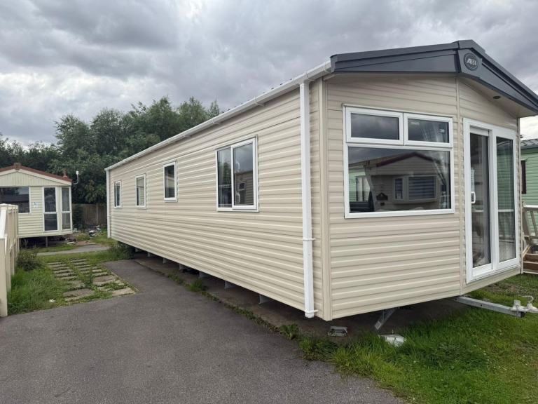 Static caravan Abi Keswick for sale at Riverview holiday park LN4 4PZ. — photo 3
